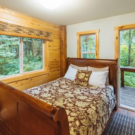 Bella Coola Grizzly Tours And Resort Hagensborg Eksteriør bilde