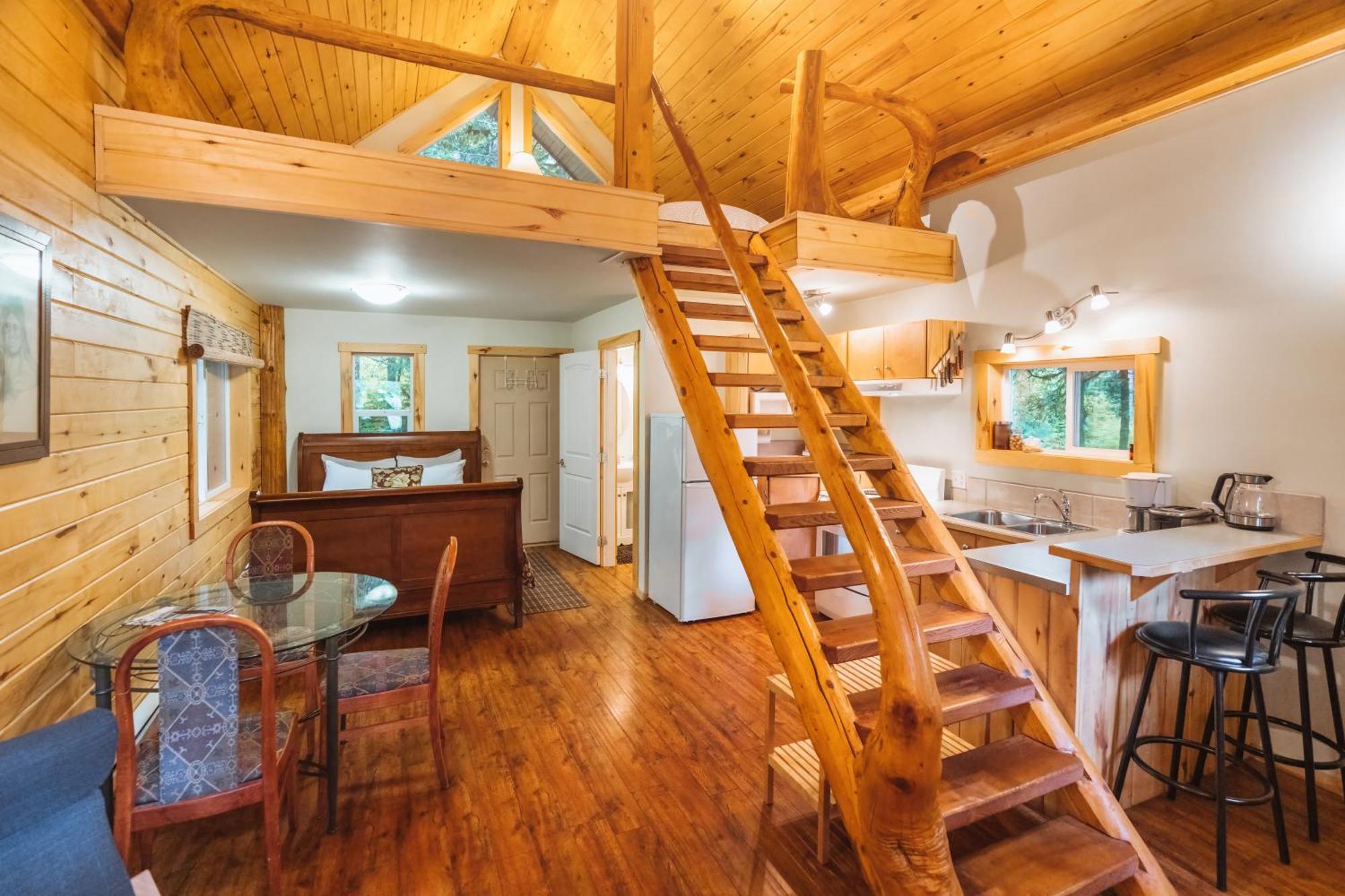 Bella Coola Grizzly Tours And Resort Hagensborg Eksteriør bilde