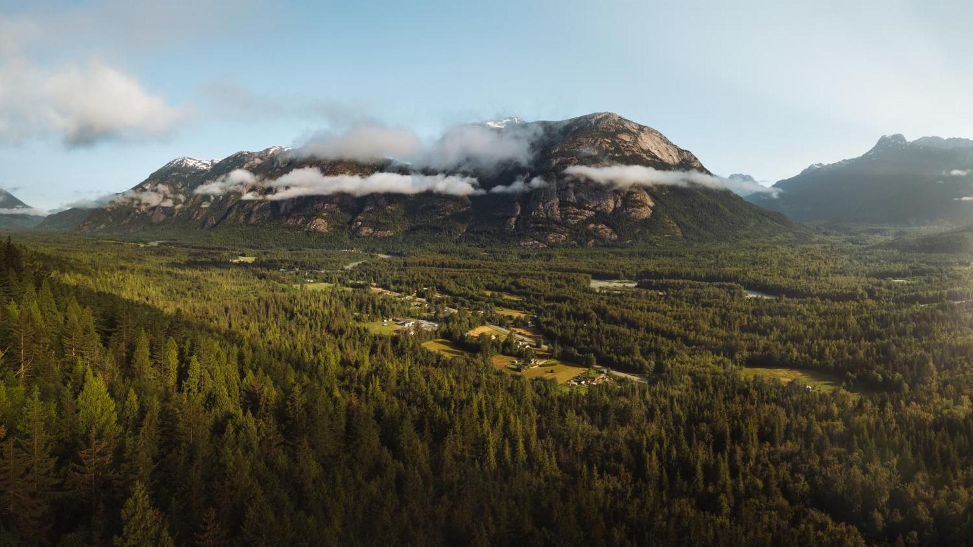 Bella Coola Grizzly Tours And Resort Hagensborg Eksteriør bilde