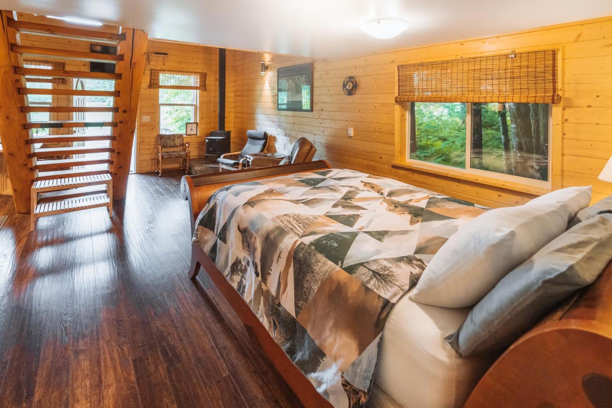 Bella Coola Grizzly Tours And Resort Hagensborg Eksteriør bilde
