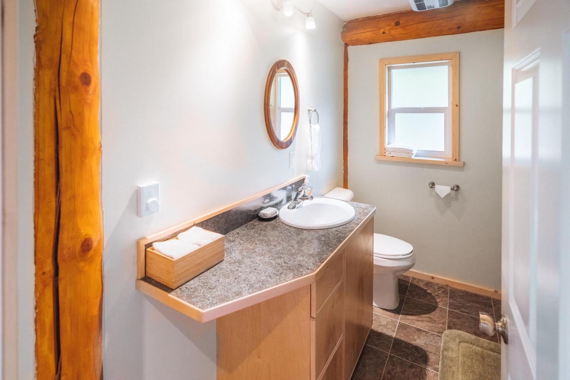 Bella Coola Grizzly Tours And Resort Hagensborg Eksteriør bilde