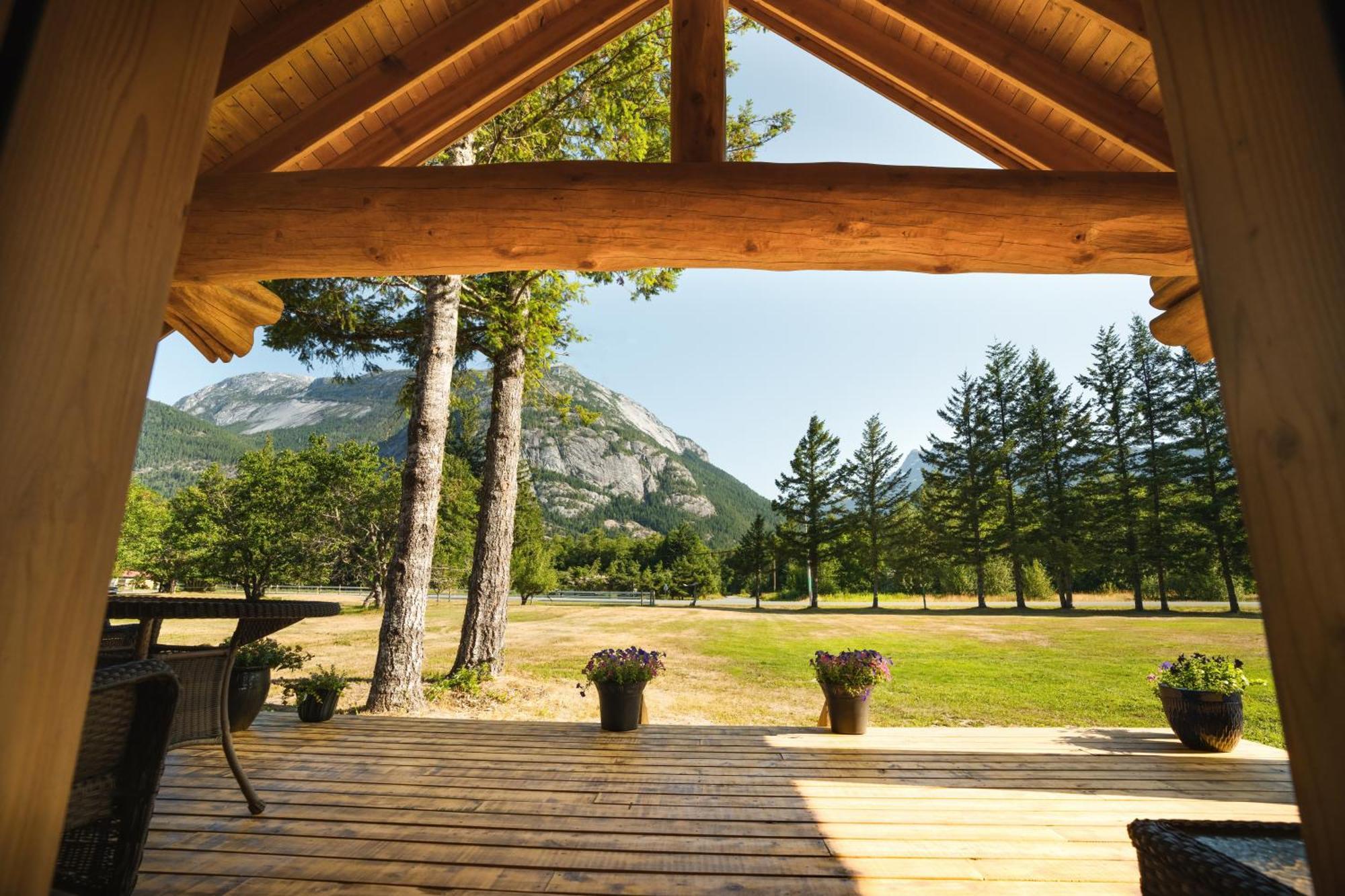 Bella Coola Grizzly Tours And Resort Hagensborg Eksteriør bilde