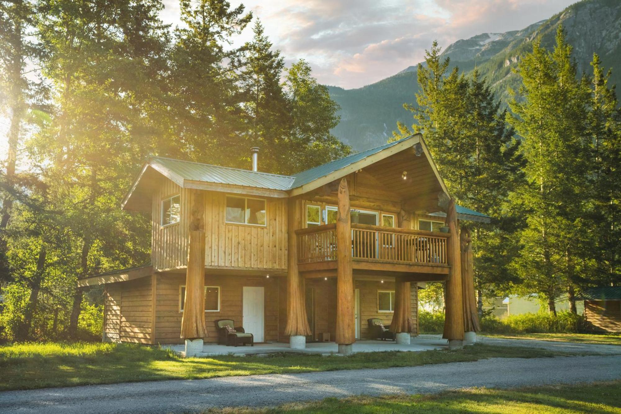 Bella Coola Grizzly Tours And Resort Hagensborg Eksteriør bilde