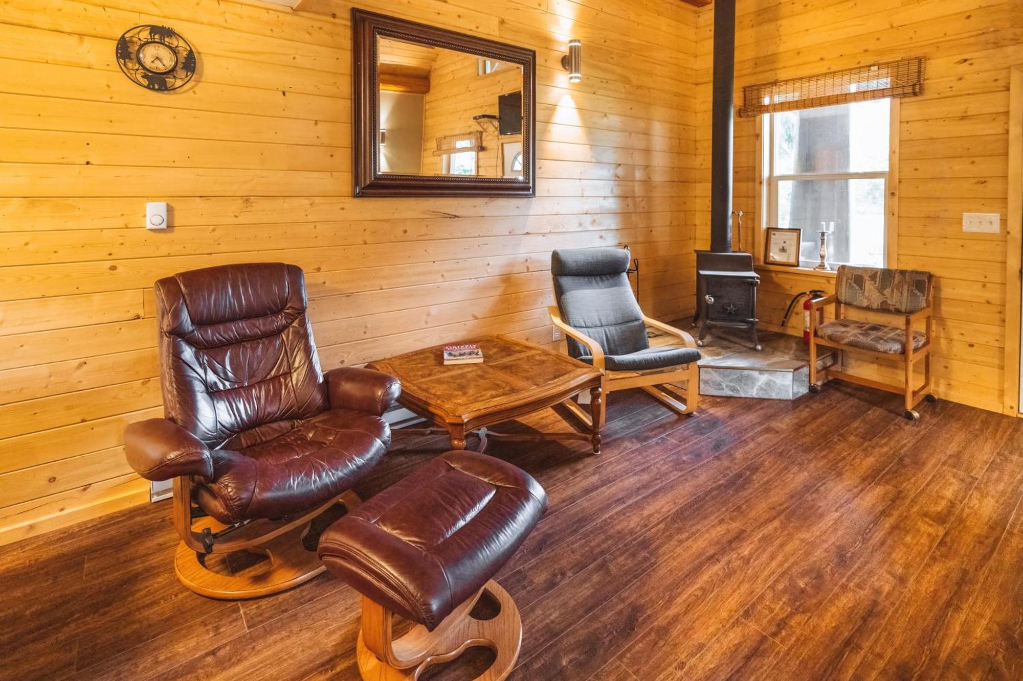 Bella Coola Grizzly Tours And Resort Hagensborg Eksteriør bilde