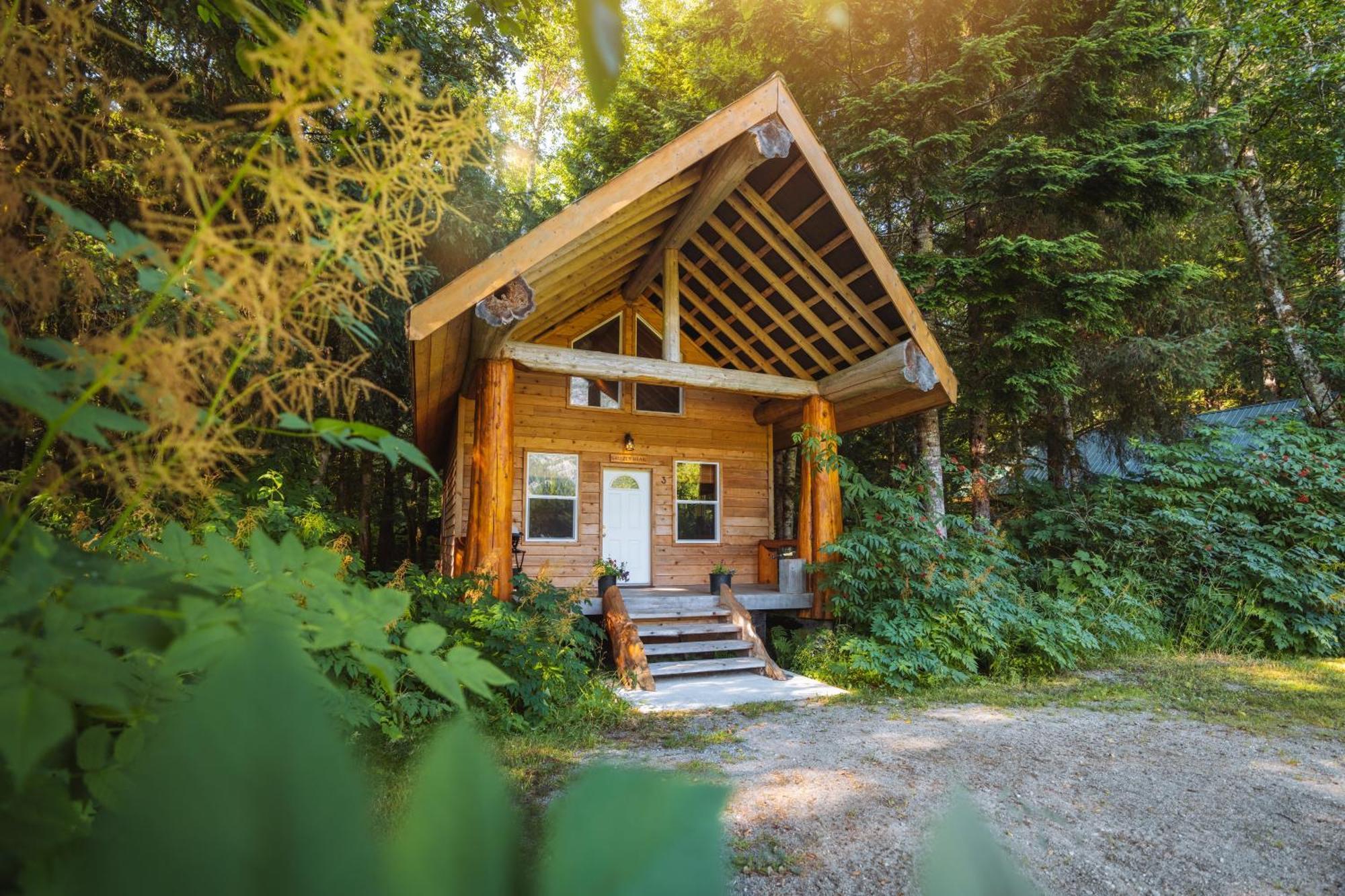 Bella Coola Grizzly Tours And Resort Hagensborg Eksteriør bilde