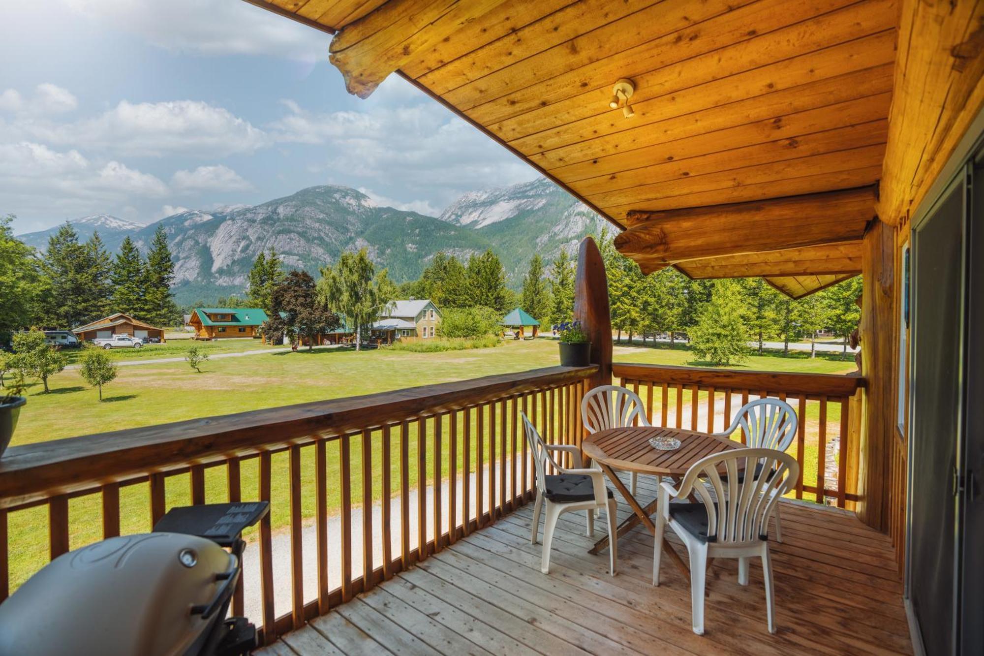 Bella Coola Grizzly Tours And Resort Hagensborg Eksteriør bilde